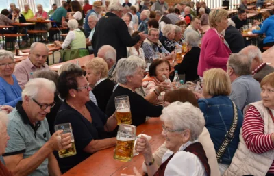 Foto des Albums: Stimmungsvolle Volksfesttage in Bildern