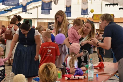 Foto des Albums: Stimmungsvolle Volksfesttage in Bildern