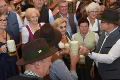 Foto des Albums: Stimmungsvolle Volksfesttage in Bildern