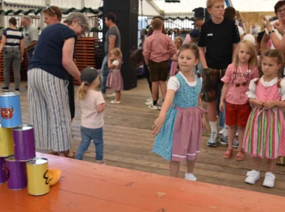 Foto des Albums: Stimmungsvolle Volksfesttage in Bildern