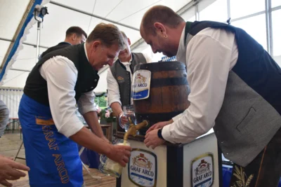 Foto des Albums: Stimmungsvolle Volksfesttage in Bildern