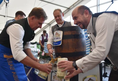 Foto des Albums: Stimmungsvolle Volksfesttage in Bildern
