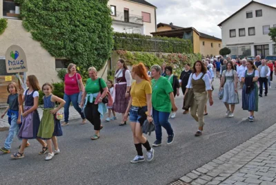 Foto des Albums: Stimmungsvolle Volksfesttage in Bildern