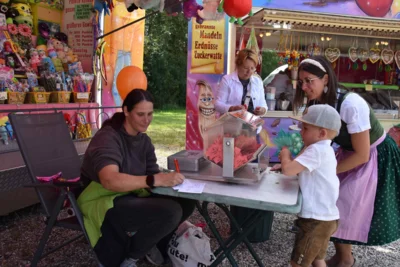 Foto des Albums: Stimmungsvolle Volksfesttage in Bildern