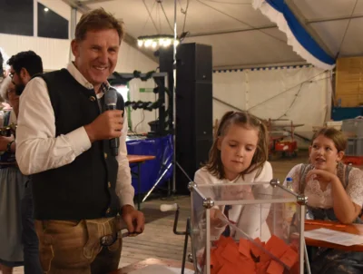 Foto des Albums: Stimmungsvolle Volksfesttage in Bildern