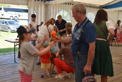 Foto des Albums: Stimmungsvolle Volksfesttage in Bildern