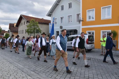 Foto des Albums: Stimmungsvolle Volksfesttage in Bildern