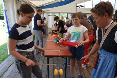 Foto des Albums: Stimmungsvolle Volksfesttage in Bildern