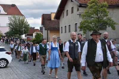 Foto des Albums: Stimmungsvolle Volksfesttage in Bildern