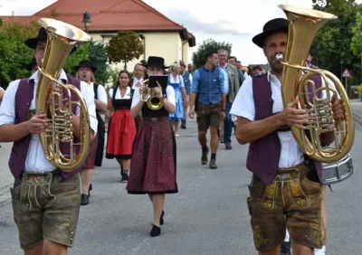 Foto des Albums: Stimmungsvolle Volksfesttage in Bildern
