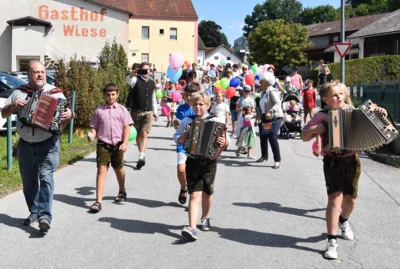 Foto des Albums: Stimmungsvolle Volksfesttage in Bildern