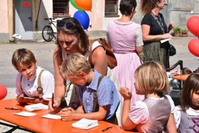 Foto des Albums: Stimmungsvolle Volksfesttage in Bildern