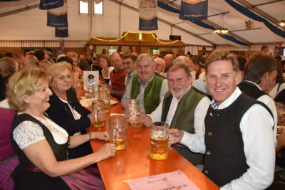 Foto des Albums: Stimmungsvolle Volksfesttage in Bildern