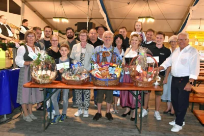 Foto des Albums: Stimmungsvolle Volksfesttage in Bildern