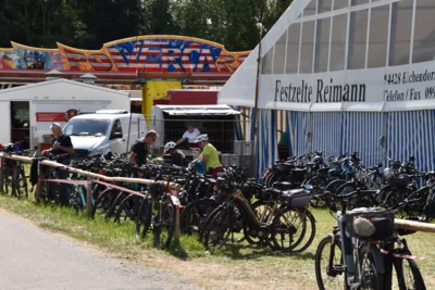 Foto des Albums: Stimmungsvolle Volksfesttage in Bildern