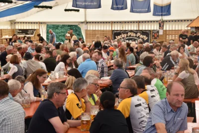 Foto des Albums: Stimmungsvolle Volksfesttage in Bildern