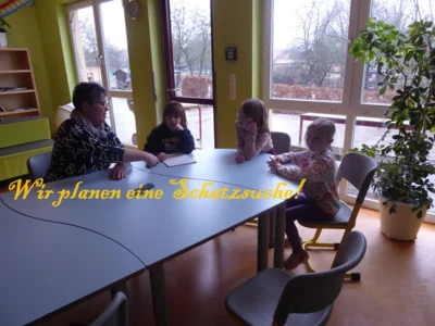 Wir planen eine Schatzsuche  (Bild vergr&ouml;&szlig;ern)