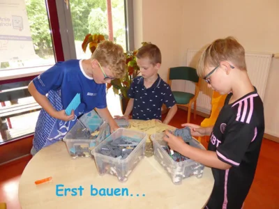 Erst bauen  (Bild vergr&ouml;&szlig;ern)
