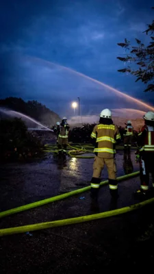 Foto: FF HS LE Karken-Kempen  (Bild vergr&ouml;&szlig;ern)