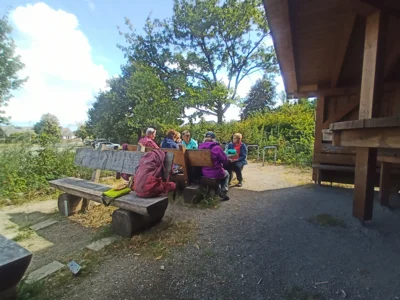Sch&ouml;ne Sitzgruppe  (Bild vergr&ouml;&szlig;ern)