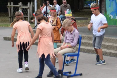 Foto des Albums: Einschulungsfeier auf dem Schulhof