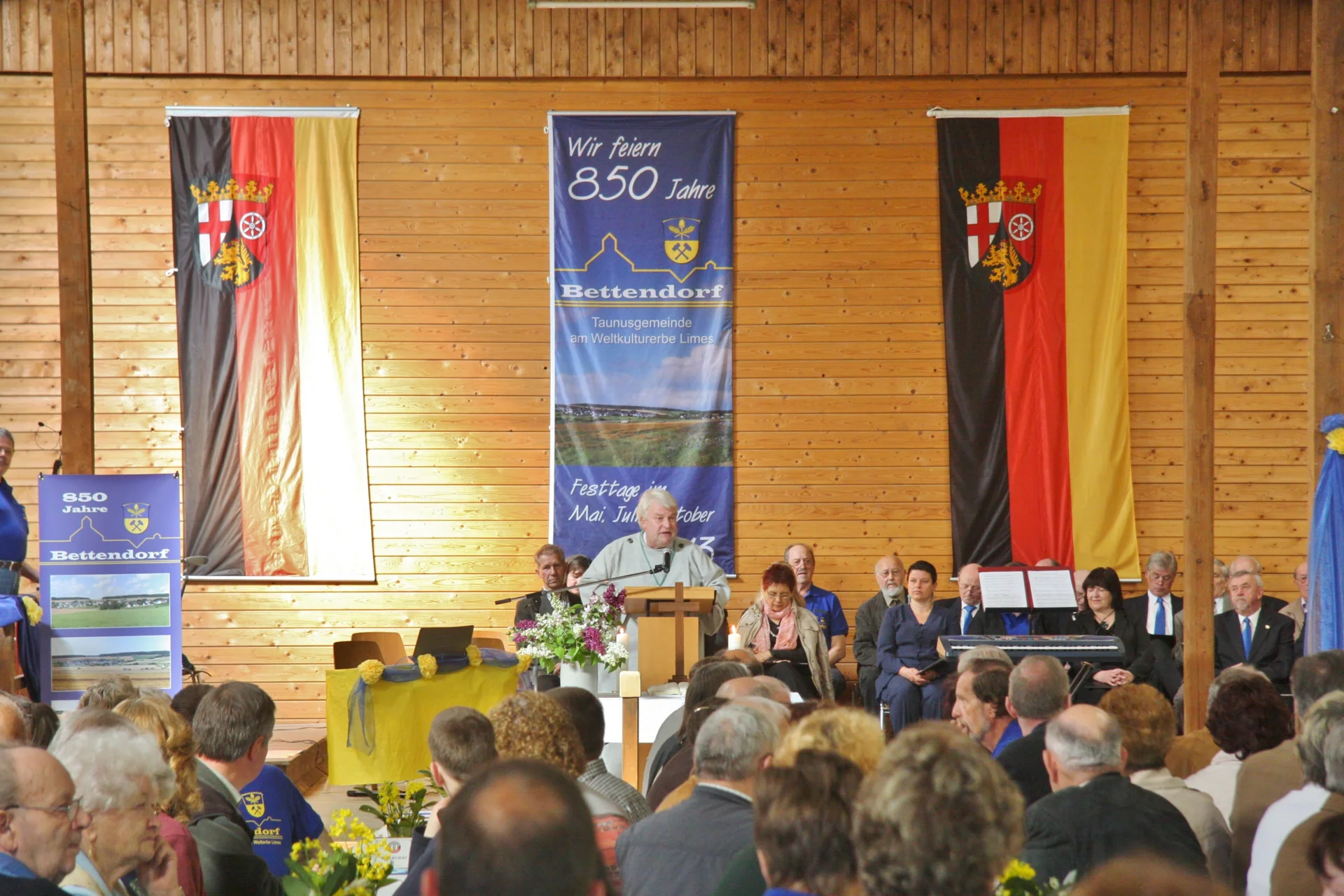 Bild: 1 Morgens Start in der Festhalle durch Gernot Casper IMG 5587