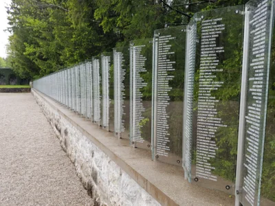 Foto des Albums: Vereinsexkursion nach Nürnberg, München (ehem. KZ Dachau), Berchtesgaden und Österreich (Gedenkstätten Mauthausen, Sankt Georgen und Ebensee)