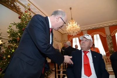 Foto des Albums: Einladung und Teilnahme an einem Essen in der US Botschaft in Brüssel