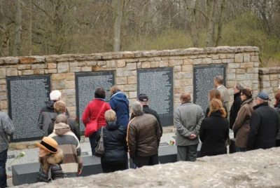 Foto des Albums: Teilnahme an den Gedenkfeierlichkeiten in der Gedenkstätte Buchenwald, KZ Laura und Mittelbau-Dora und Duffel/Belgien