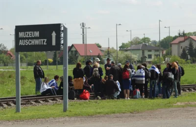 Foto des Albums: Organisation und Betreuung von 1000 Jugendlichen im „Zug der 1000“ zu den Gedenkfeierlichkeiten in Auschwitz-Birkenau, Polen