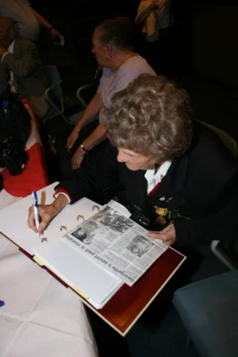 Foto des Albums: Teilnahme an der Veranstaltung zum Treffen der englischen Veteranen in Hawking, England