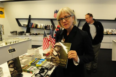 Foto des Albums: Treffen mit Helen Patton, Enkeltochter von General Patton, Besprechung zur Teilnahme Gedenkfeierlichkeiten in Kahla und Umgebung