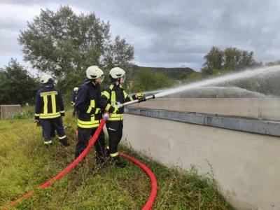 Einsatz Schwerschaumrohr  (Bild vergr&ouml;&szlig;ern)