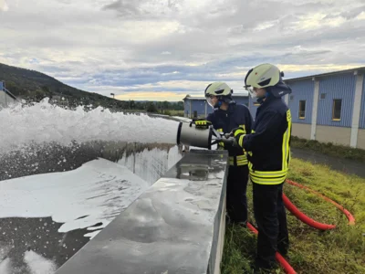 Einsatz Mittelschaumrohr  (Bild vergr&ouml;&szlig;ern)