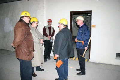 Foto des Albums: Vorbereitung Gedenkfeier 2004