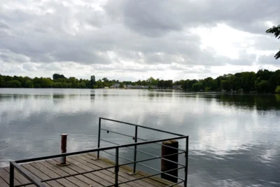 Maschsee - Blick zum S&uuml;dufer  (Bild vergr&ouml;&szlig;ern)