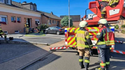 Foto: FF HS LE Karken-Kempen  (Bild vergr&ouml;&szlig;ern)