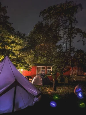 Zeltlager des Klassensprechercamps  (Bild vergr&ouml;&szlig;ern)