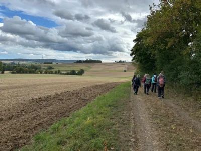 Foto des Albums: Wanderung Rodenberg mit Waldklassenzimmer und Mühle