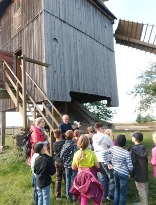 Foto des Albums: Wandertag Klasse 2 (Bockwindmühle, Obstgut Geier, Gasthof Lumzig)
