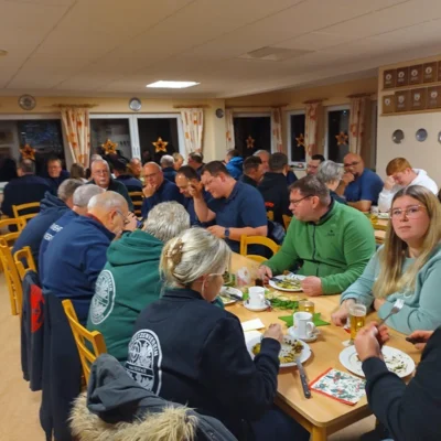 Foto des Albums: Volles Schützenhaus beim Vergleichsschießen der Freiwilligen Feuerwehr und dem Schützenverein Bodenwerder