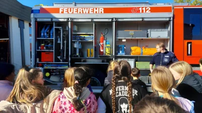 Foto des Albums: Besuch bei der Feuerwehr Jahrgang 4