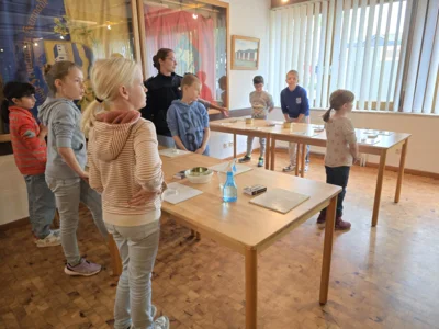 Foto des Albums: Besuch bei der Feuerwehr Jahrgang 4