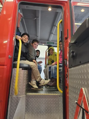 Foto des Albums: Besuch bei der Feuerwehr Jahrgang 4