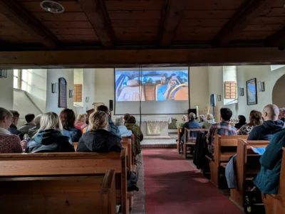 Kino in der Kirche  (Bild vergr&ouml;&szlig;ern)