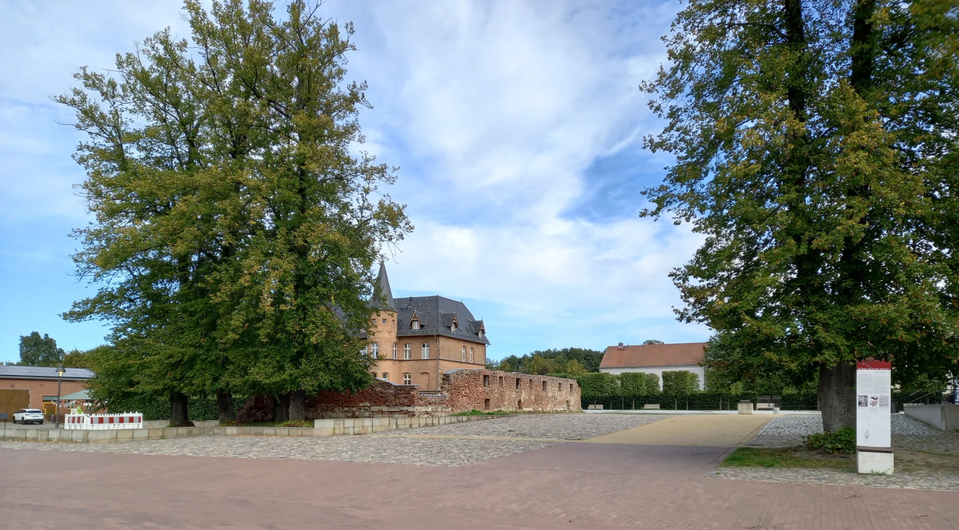 Bild: ehemalige Domänen-Amtshaus -Gutshaus
