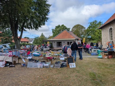 Foto des Albums: Dorfflohmarkt Völkenrode