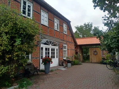 Das Rosen-Caf&eacute;  (Bild vergr&ouml;&szlig;ern)