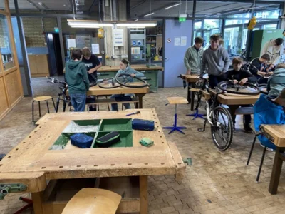 Foto des Albums: Technikunterricht an der Heinrich-Schickhardt-Gemeinschaftsschule Bad Boll mit echtem Antrieb: Das Fahrrad im Fokus.