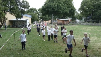 Foto des Albums: Heinrich-Schickhardt-Gemeinschaftsschule Bad Boll feiert ein tolles Schulfest mit Spendenlauf und 